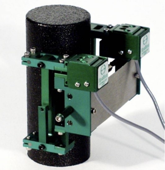 Extensômetro Miniatura para Deformação Média por Compressão Modelo 3442RA1