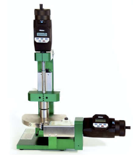 Calibrador Digital de Extensômetros tipo Axial-Torcional Modelo 3590AT