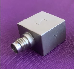 Acelerômetro Triaxial IEPE Modelo AT/14/TB